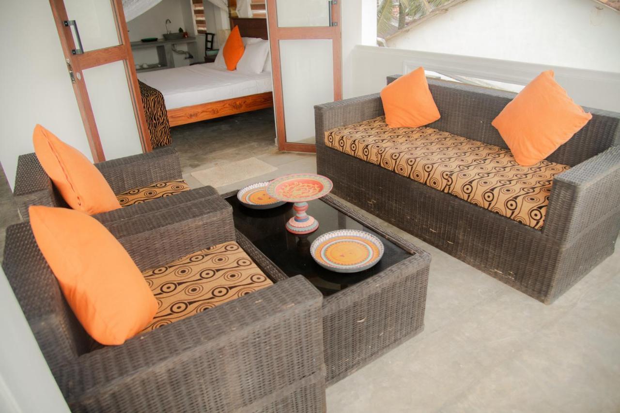 Sea Crest Beach Villa Ambalangoda  Buitenkant foto