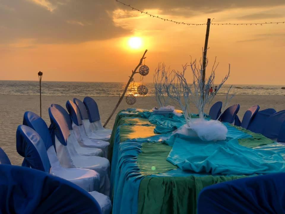Sea Crest Beach Villa Ambalangoda  Buitenkant foto