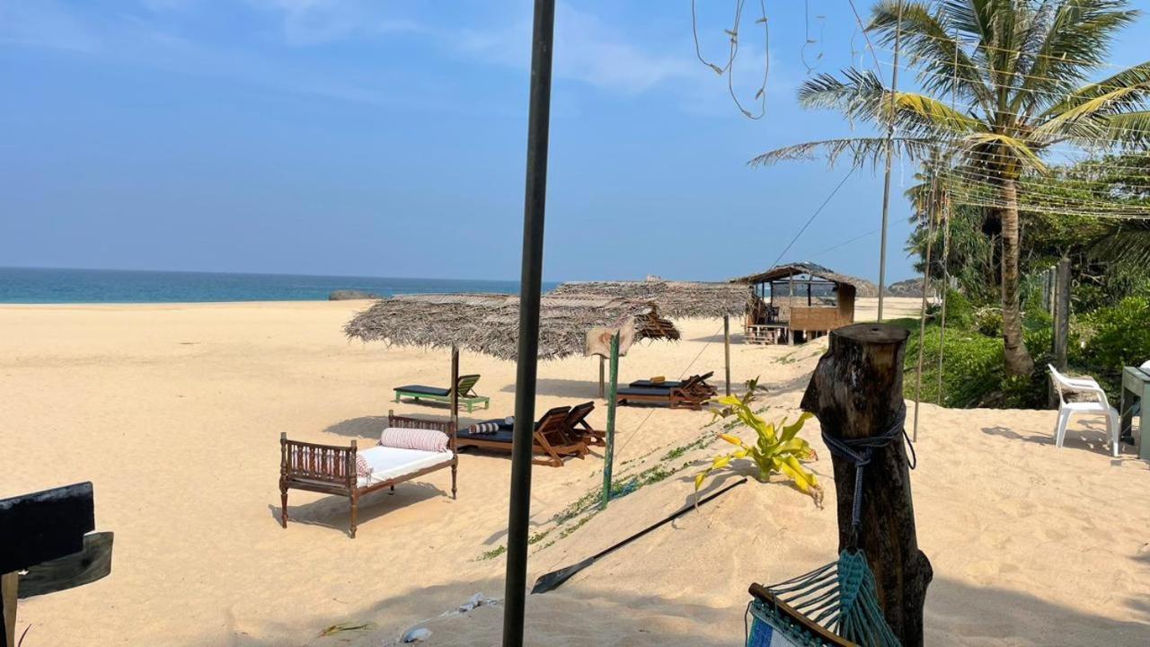 Sea Crest Beach Villa Ambalangoda  Buitenkant foto