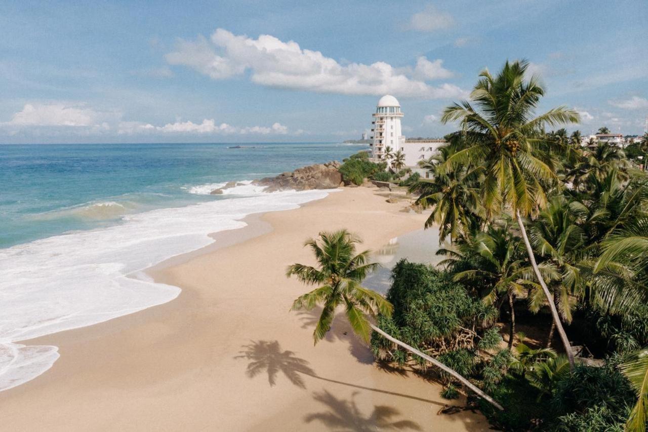 Sea Crest Beach Villa Ambalangoda  Buitenkant foto